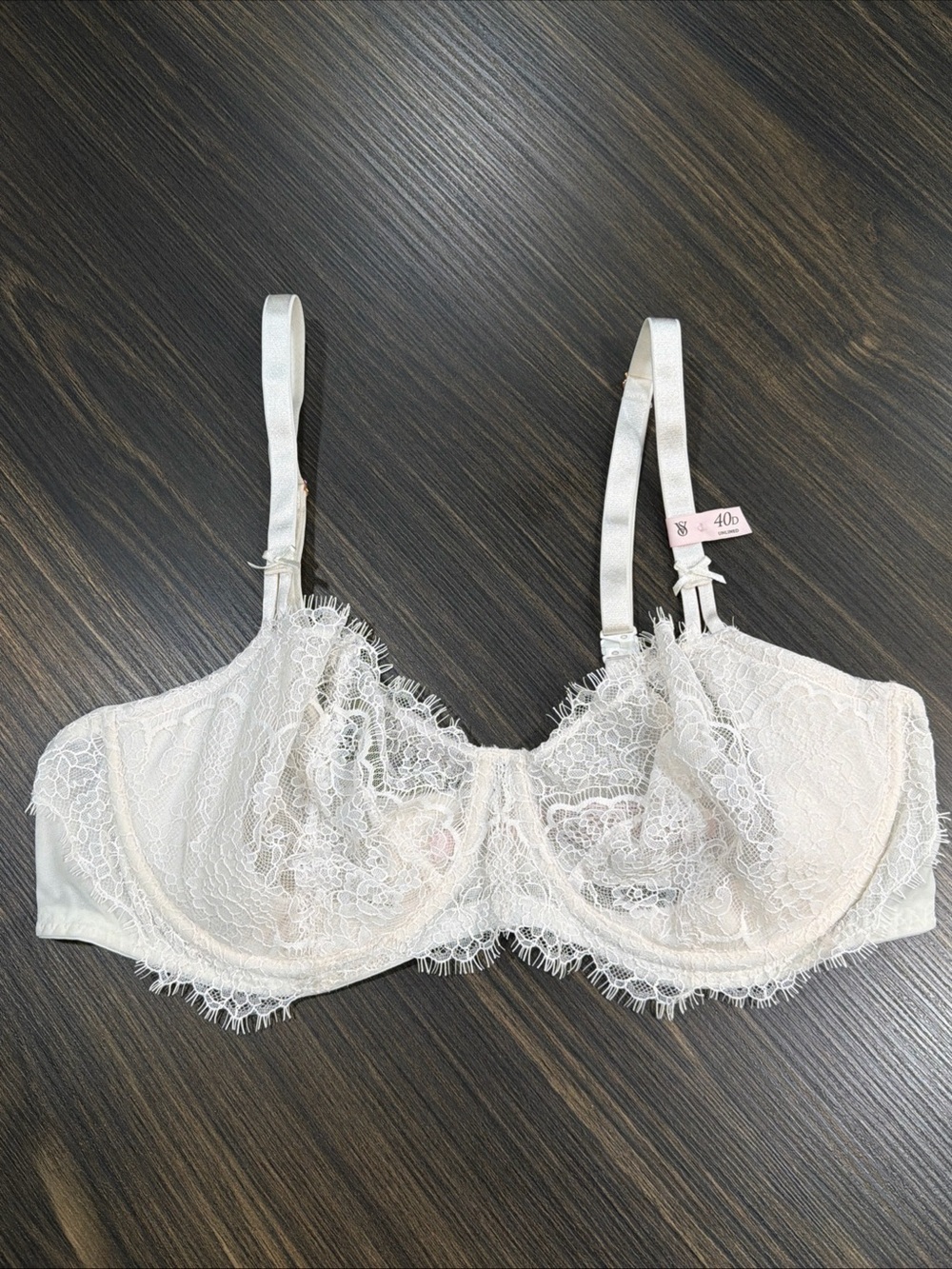 NWT Victoria’s Secret White Lace Unlined Push Up W/Out Pads Adjust Bra Size 40D